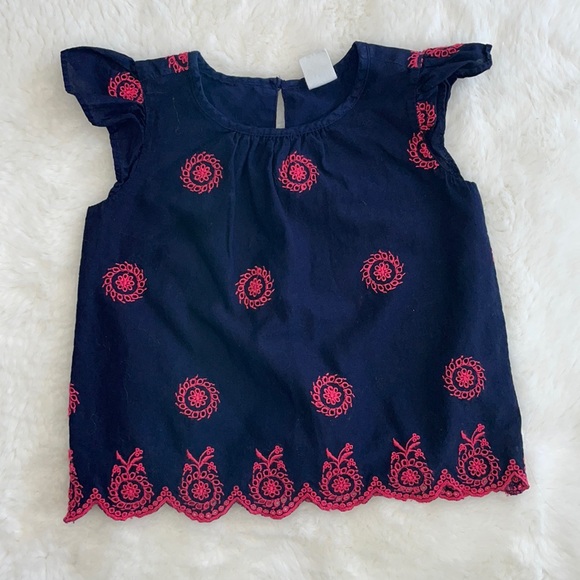 Gap 2T navy crop sleeved top - Picture 1 of 5